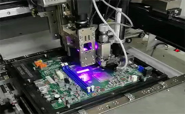 合肥**電子廠電腦主板BGA芯片UV膠封包-在線式噴射點膠機合作案例