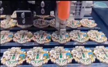 義烏xx玩具公司購入視覺式桌面點膠機(jī)提升玩具點膠質(zhì)量